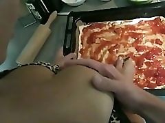 Устала готовить и предложила интим Смотреть Устала готовить и предложила интим