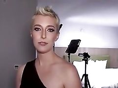 Анюта обожает трахаться за бабло Смотреть Анюта обожает трахаться за бабло