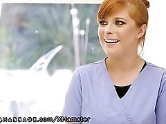 Лесби делает особый секс массаж Смотреть Лесби делает особый секс массаж